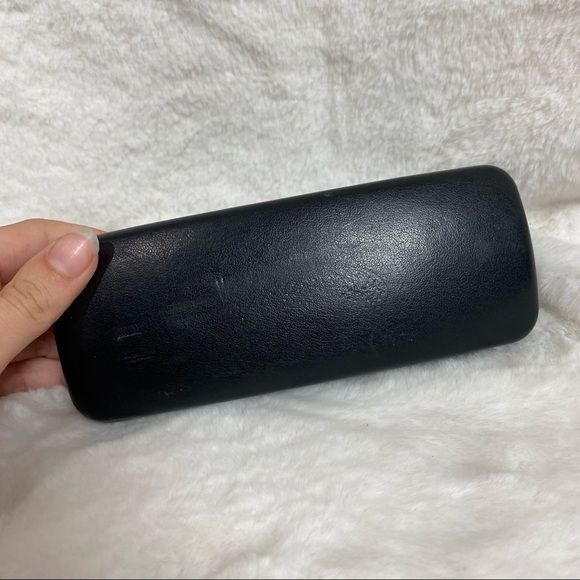 Vision works black sunglass case - Picture 4 of 5